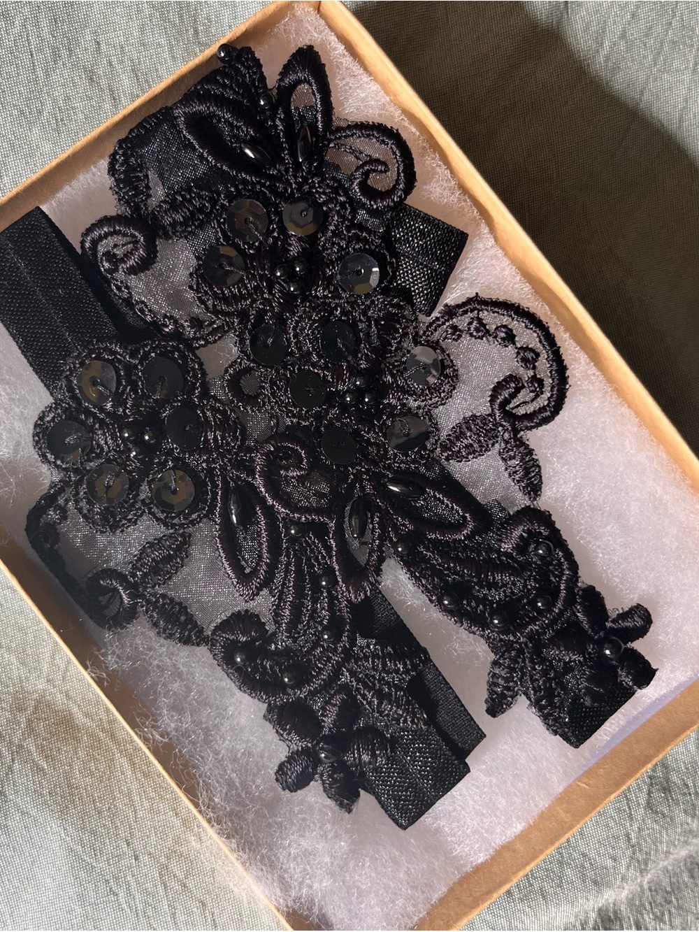 Black Beaded Flower Lace Wedding Garter Set